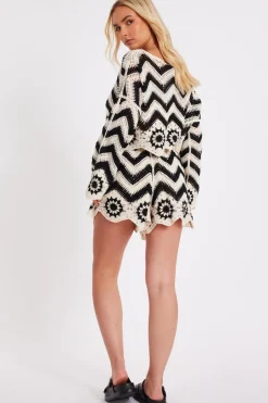 Quiz Crochet Scalloped Shorts Black Hot