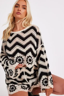 Quiz Crochet Scalloped Top Black