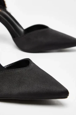 Quiz Pearl Strap Court Heel Black New