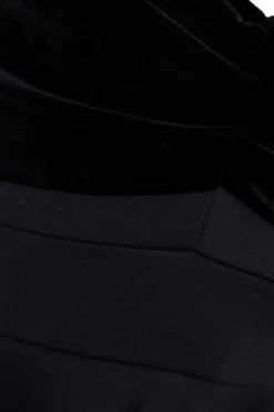 Quiz Black Velvet Neckline Skater Dress