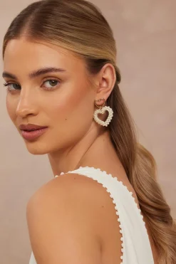Quiz White Pearl Heart Earrings Hot
