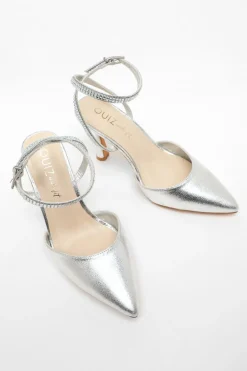 Quiz Wide Fit Foil Court Heels Silver